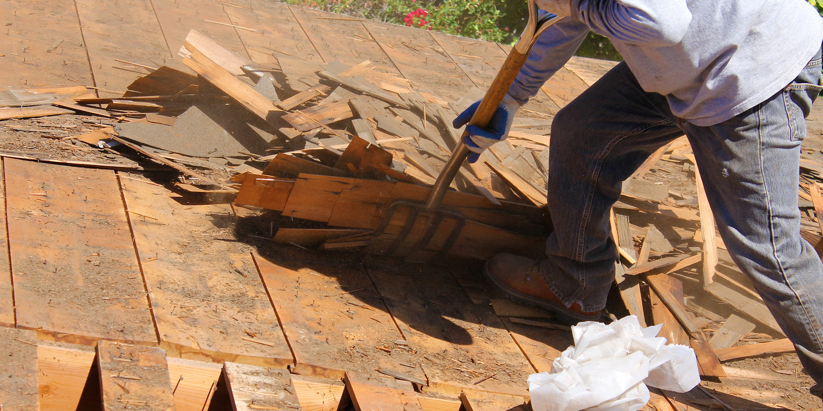 Demolition and removal of an Old Asphalt Single roof that was in