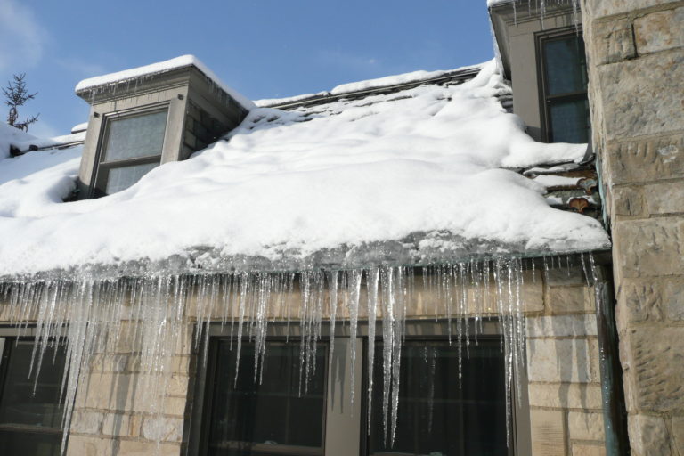 Ice_dam_roof